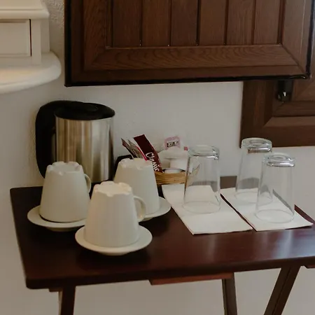 La De Hotel *